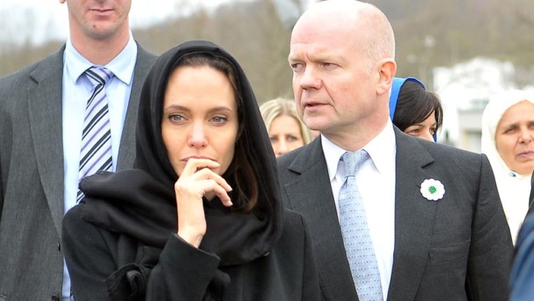 Angelina Jolie u Londonu govori o genocidu u Srebrenici