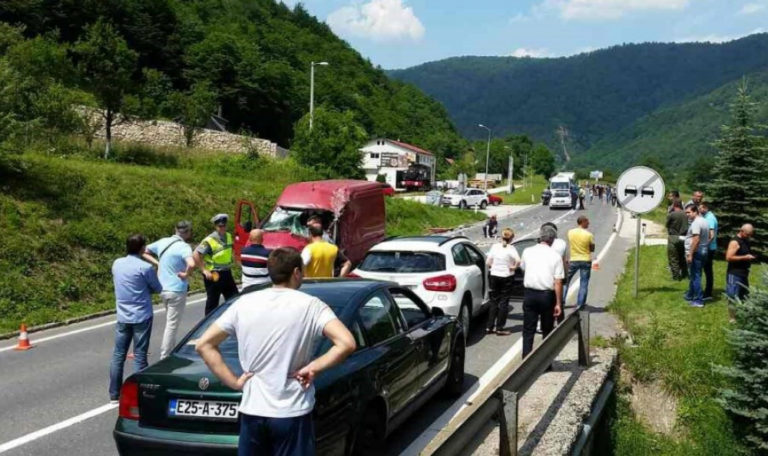 Sedam dana nakon nesreće kod Žepča: U bolnici preminuo vozač teretnog vozila