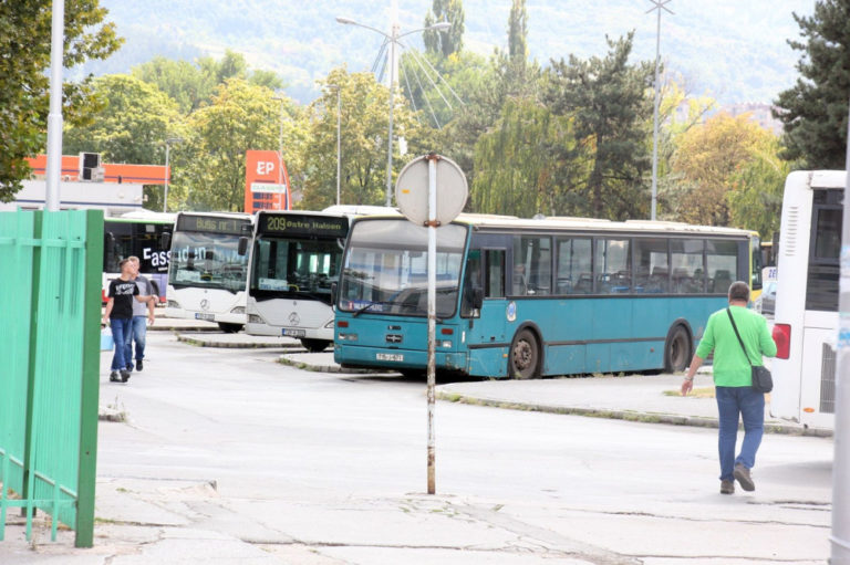 Zenicatrans izgubio licencu: Prijevoz učenika pripao privatnom preduzeću, uprava za sve krivi lokalne vlasti