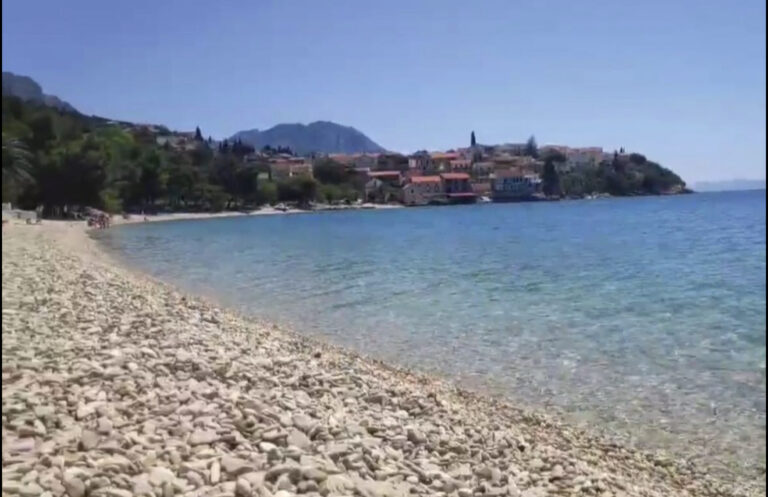 Tužna i pusta plaža na Jadranu koja je lani u ovo vrijeme bila prepuna Bosanaca (VIDEO)