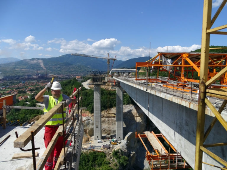 ZENICA: Na 120 metara visokom vijaduktu: Samo još sedam i po metara do spajanja