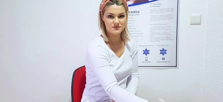 Umjesto odlaska vani 23-godišnja Armina Dugalić pokreće biznis u Tuzli: ‘Kućna njega za stare, iznemogle i osobe s invaliditetom’