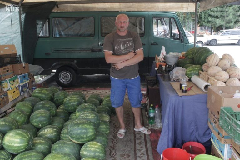 Porodica iz Maglaja 40 godina prodaje lubenice: Lako je prodati, ali bitno je sačuvati poštenje