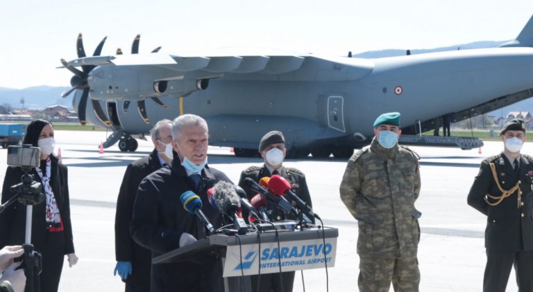 Sletio avion sa medicinskom pomoći koju je poslala Turska