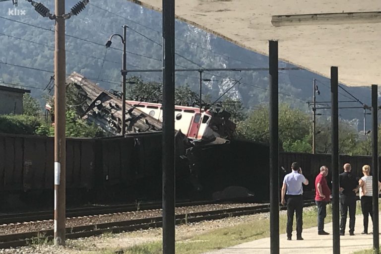 Nesreća kakva se ne pamti: Jablaničani satima izvlačili tijela nastradalih u sudaru vozova