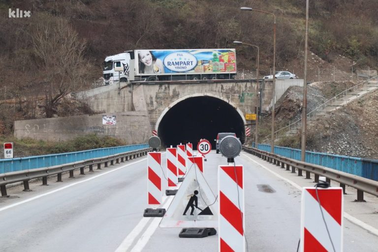 Zbog radova u tunelu Vranduk, saobraćaj od Doboja ka Sarajevu preusmjeren kroz centar Zenice