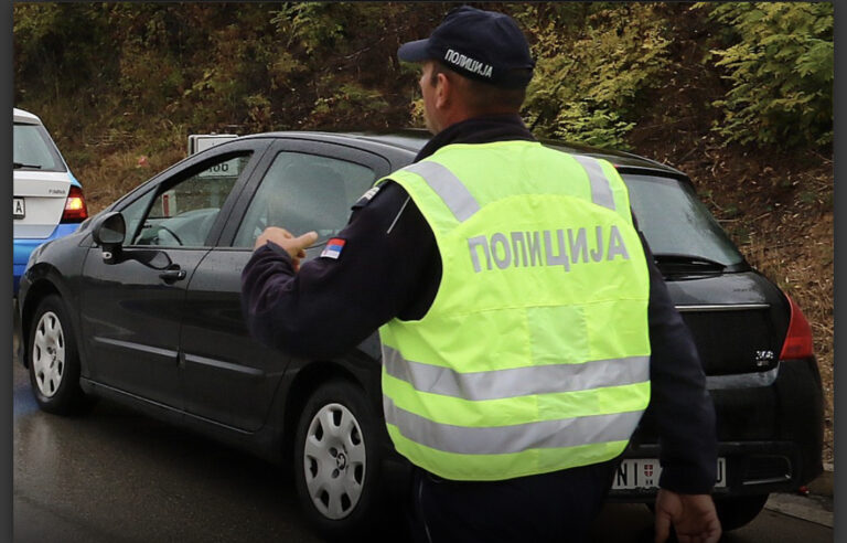 POLICIJA ODUZELA DVA AUDIJA A4: Vozili pod zabranom i bez vozačke