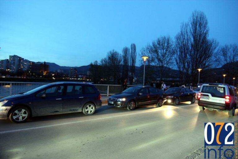 Saobraćajna nesreća na mostu kod Lamele (FOTO)