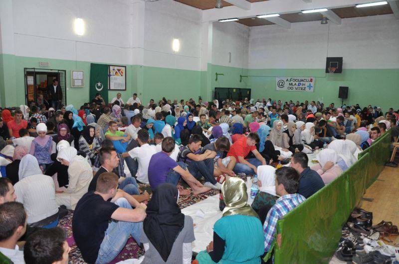 Ramazansko omladinsko sijelo u Vitezu (16.07.)