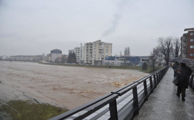 NOVE POPLAVE U BIH: Ugrožen veći broj kuća, počinje evakuacija mještana