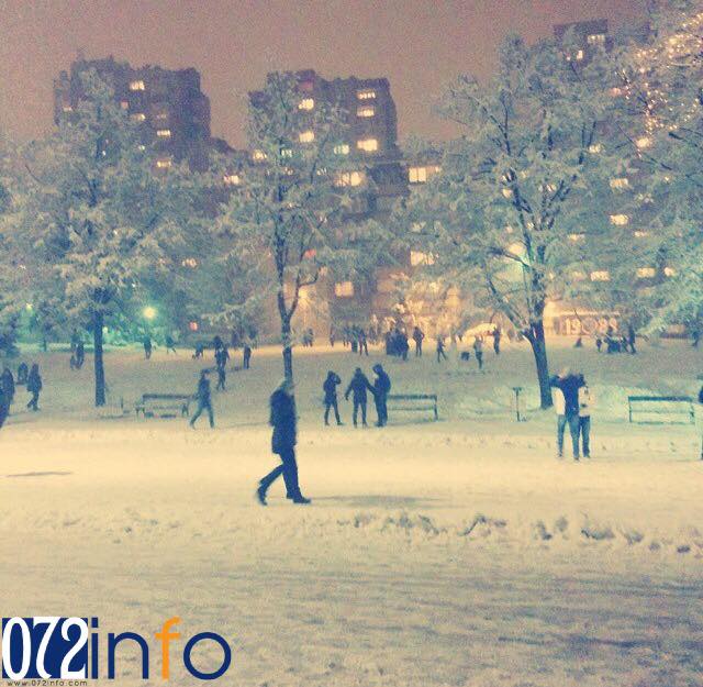 Snježna čarolija izmamila mnogobrojne Zeničane na ulice (FOTO)