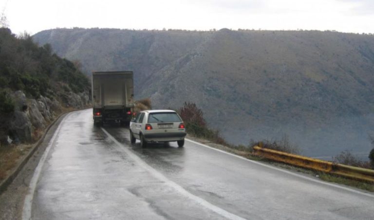 Na bh. magistralnim cestama nedostaje više desetina kilometara ograde!