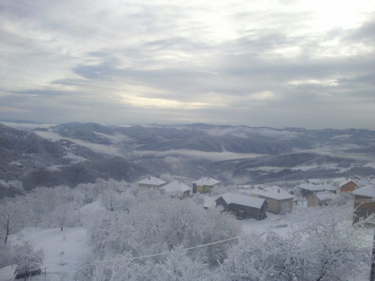 Snijeg ponovo zabijelio BiH: Prestanak padavina poslijepodne