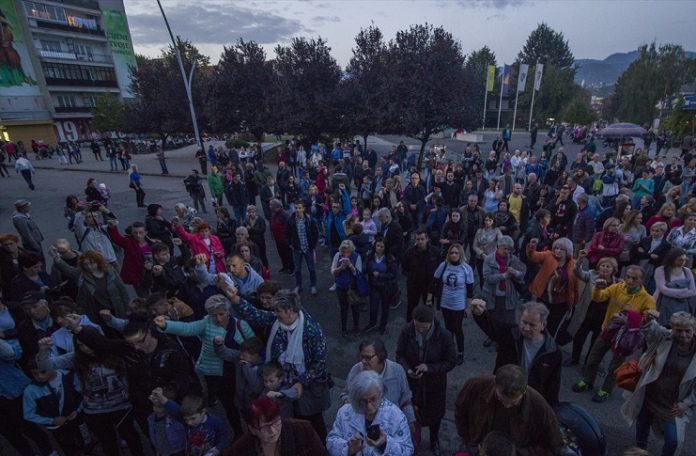 Zenica: Nekoliko stotina građana tražilo pravdu za Davida i Dženana