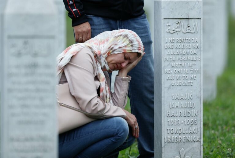 Više od 17.000 đaka u Srbiji na bosanskom jeziku ne uče o genocidu