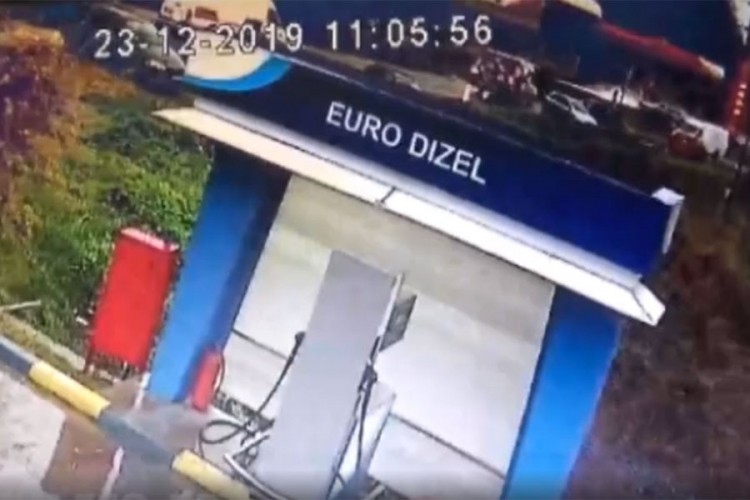 Objavljen snimak eksplozije na benzinskoj pumpi (VIDEO)