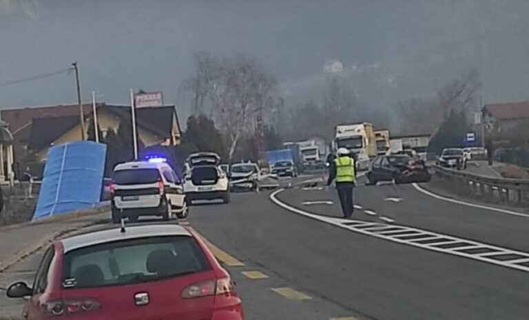 STRAVIČNE SCENE: Troje povrijeđenih na M-17, prevezeni u zeničku bolnicu (VIDEO)