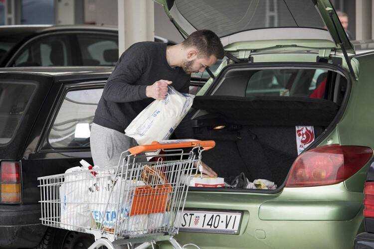 Kupovine u BiH prošlost za dobar dio državljana Hrvatske