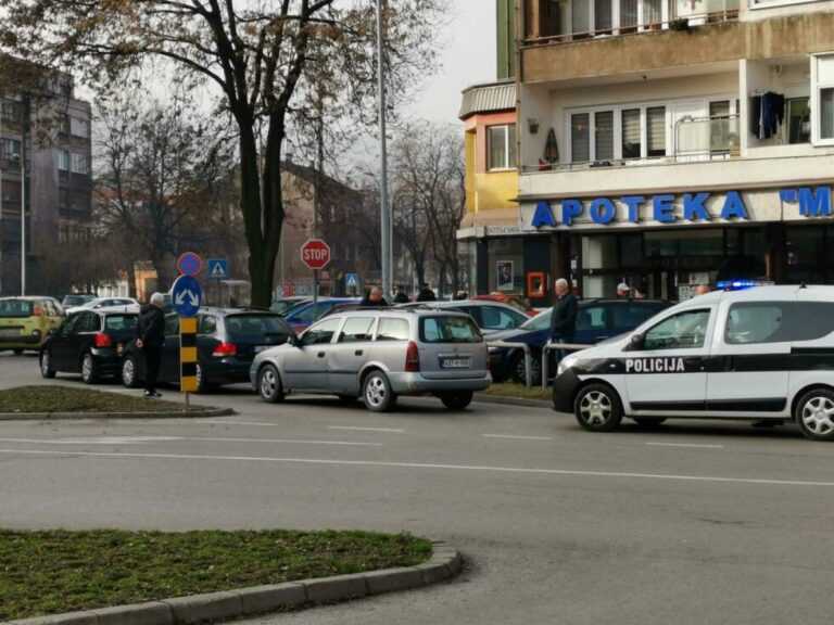 Sudar tri vozila u Zenici, policija na licu mjesta (FOTO)