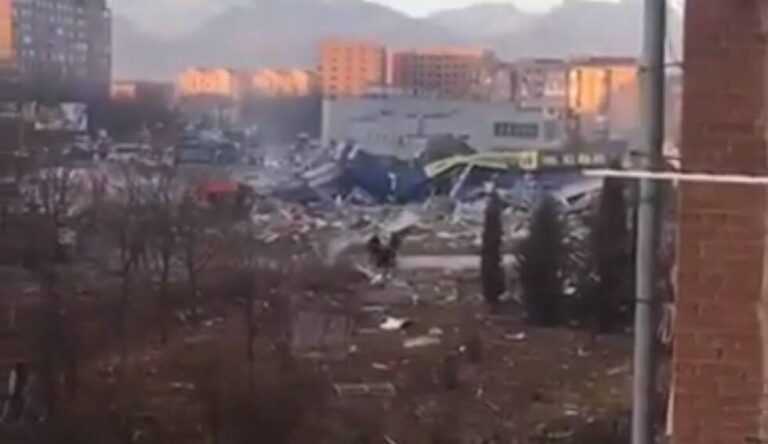 Supermarket sravnjen sa zemljom, strahuje se da ima ljudi pod ruševinama (VIDEO)