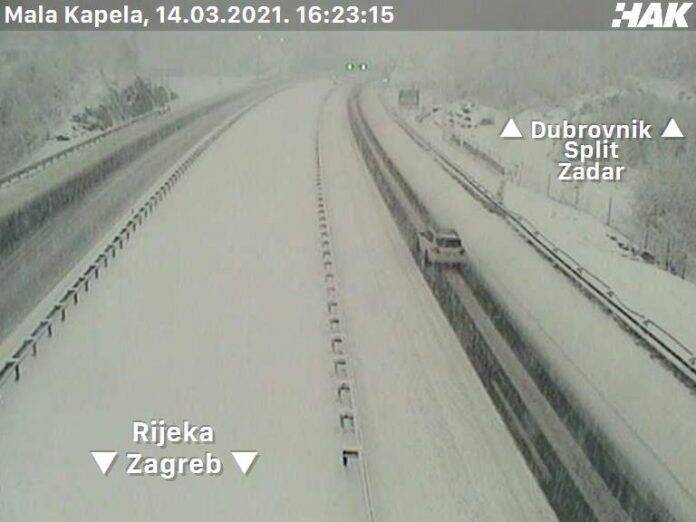 Hrvatska: Autoceste zatrpane snijegom, dogodilo se više nesreća