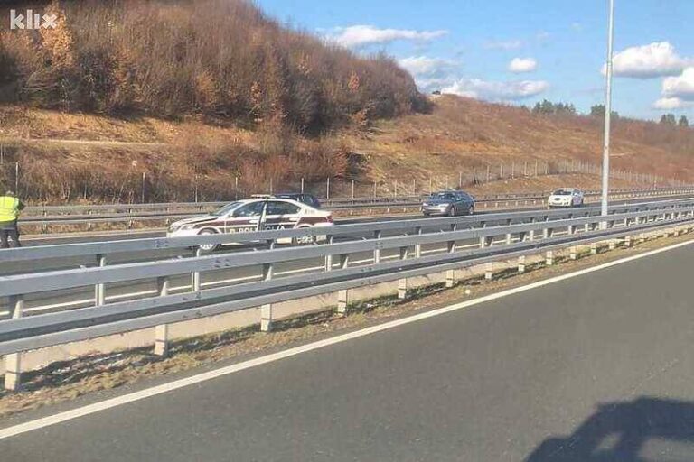 Na autoputu Sarajevo – Lepenica poginuo motociklista