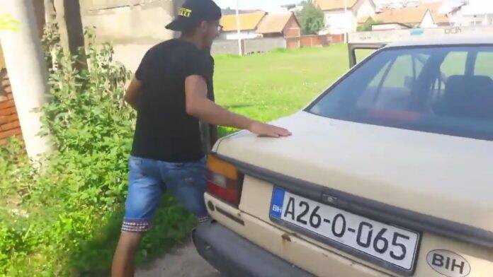 Prvi put sjeo u automobil i slupao ga: “Razbio si ga! Dat ću ti 500KM” (VIDEO)