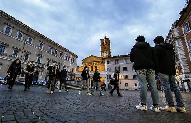 Italija od ponedjeljka zatvara većinu regija zbog povećanog broja zaraženih