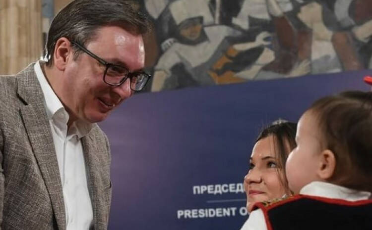 Aleksandar Vučić proslavio 51. rođendan: Ko mu je donio najljepšu tortu i poklone