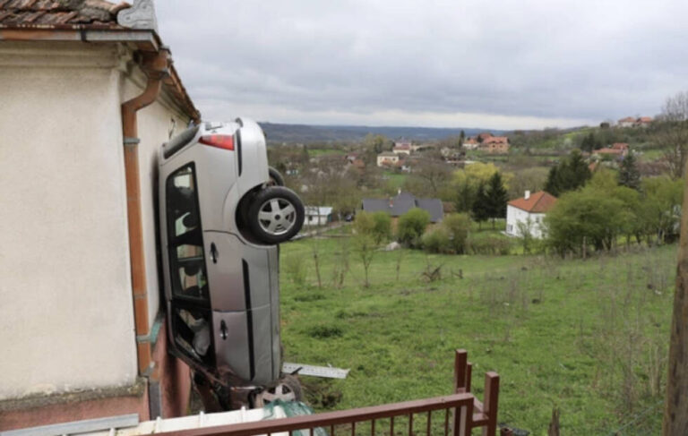 ZAKUCAO SE U ZID KUĆE, ALI VERTIKALNO! Mještani u šoku, pitaju se kako je OVO MOGUĆE?! (FOTO)