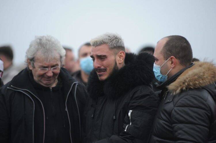 ZAPALJEN GROB MILANA LAZIĆA: Darko u agoniji, vjeruje da su to uradili ljudi kojima duguje novac