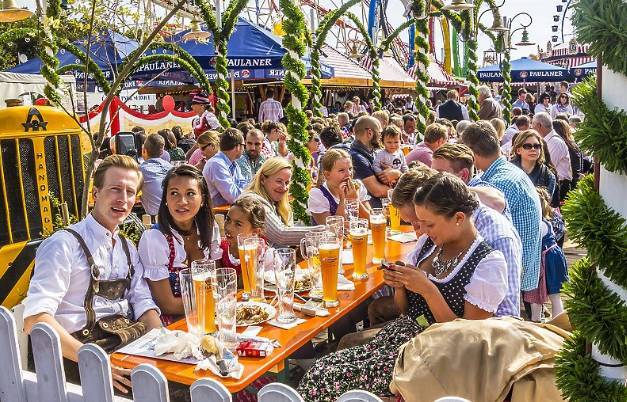 Zvaničnici Minhena odbacuju tvrdnje da će se Oktoberfest održati u Dubaiju