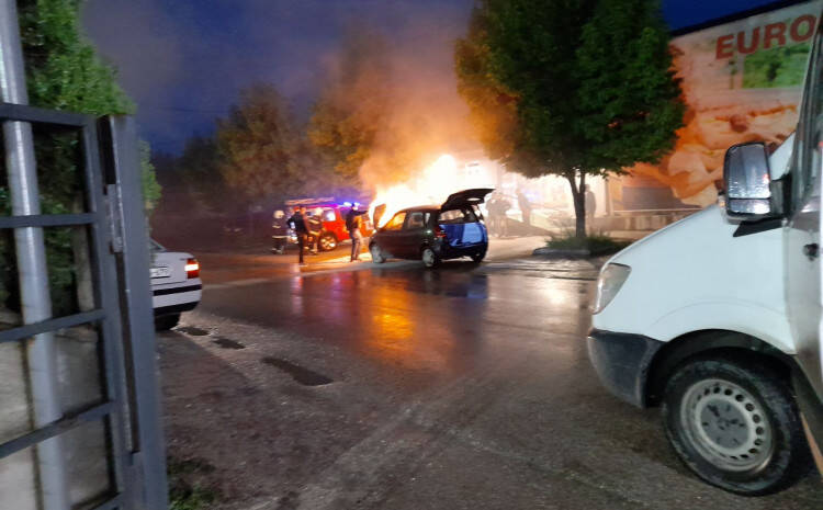 Planuo automobil u Kaknju, vatrogasci na terenu