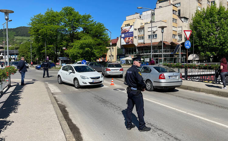 Nesreća u Zenici: Udario pješakinju na pješačkom prelazu, prevezena u bolnicu