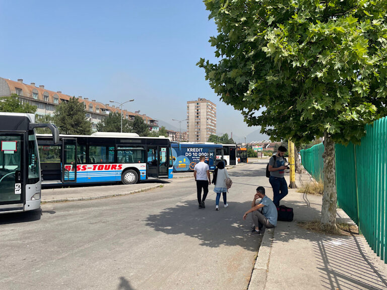 Autobuska stanica u Zenici u funkciji nakon godinu i po dana (FOTO)