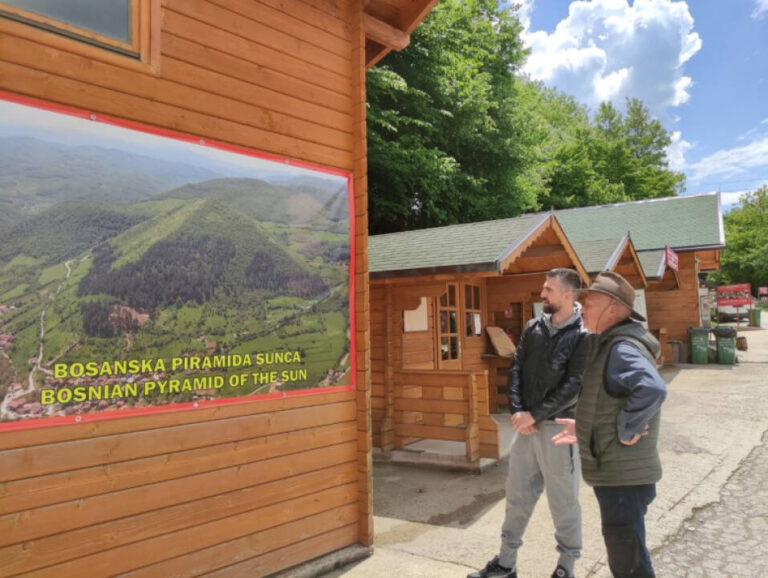 Vedad Ibišević u posjeti Bosanskoj dolini piramida: Ovo je nevjerovatno fascinantna stvar