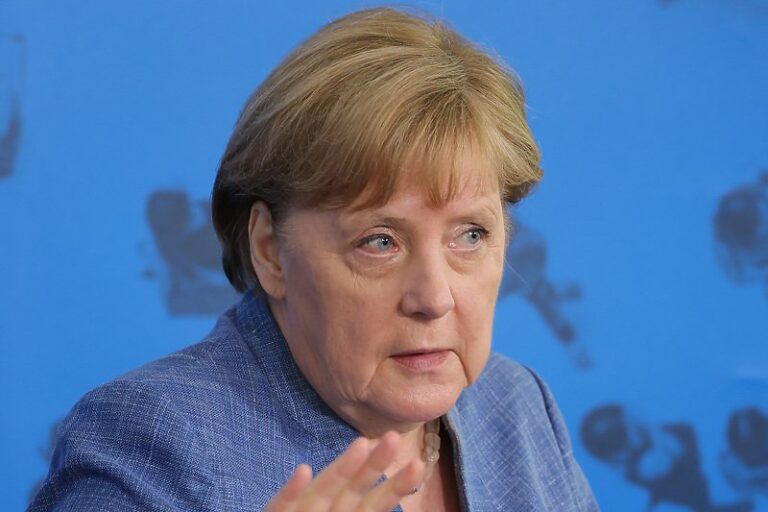 Angela Merkel pozvala Nijemce da se vakcinišu kako bi opet slobodnije živjeli