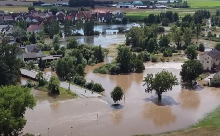 Haos u Njemačkoj: Zbog nezapamćenog nevremena proglašeno stanje katastrofe