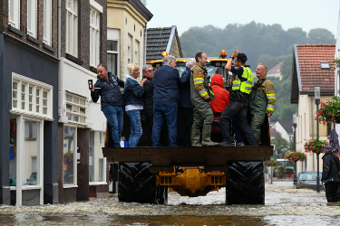 Zatražena hitna evakuacija nekoliko gradova u Holandiji