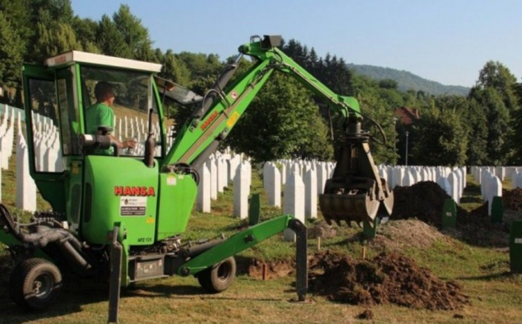 Počeo iskop grobnih mjesta u Potočarima za 19 identifikovanih žrtva genocida