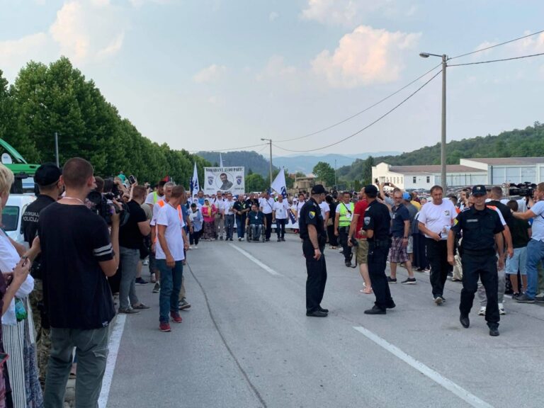 Učesnici Marša mira stigli u Potočare