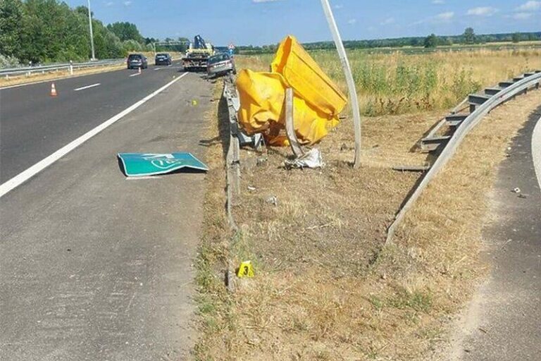 Bh. državljanin vozeći 250 km/h bježao od policije pa se zabio u ogradu