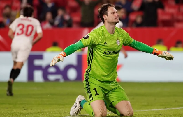 Asmir Begović karijeru nastavlja u Evertonu