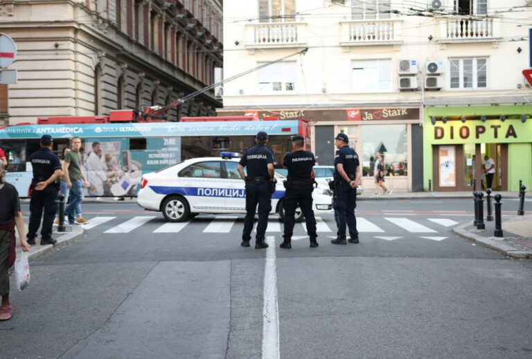 U Beogradu otvorena izložba fotografija o genocidu, policija spriječila incident