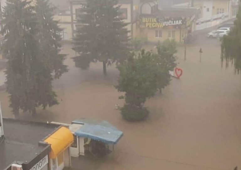 U BiH stiglo nevrijeme: Poplavljena Modriča