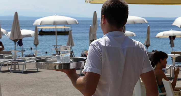 Ugostitelj iz Hrvatske: Kuharu nudim 2.000 eura, konobaru hiljadu. Niko ne želi raditi