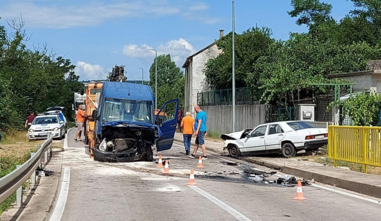 Stravična saobraćajna nesreća u BiH: Poginuo 63-godišnjak, povrijeđeno više osoba