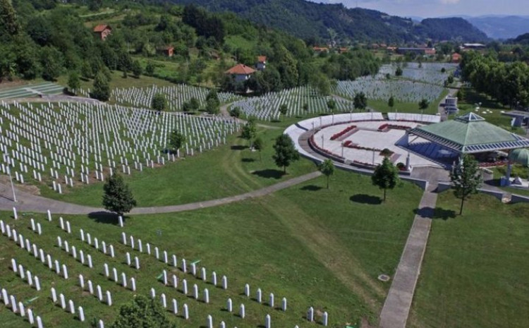 Narod zarobljen u prošlosti