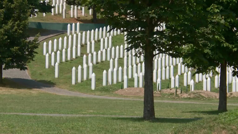 Tumačenje Inzkove odluke u Srebrenici: Jedni je pozdravljaju, drugi kude