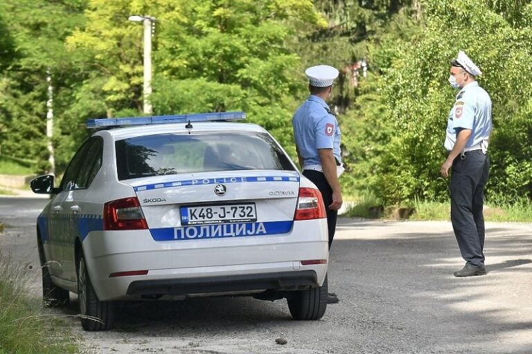 Poginuo vozač Mercedesa na magistralnom putu